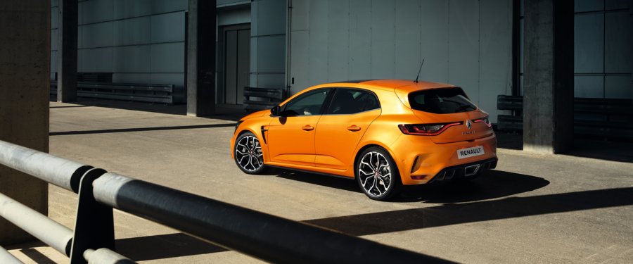 Rear Spoiler and Central Diffuser 